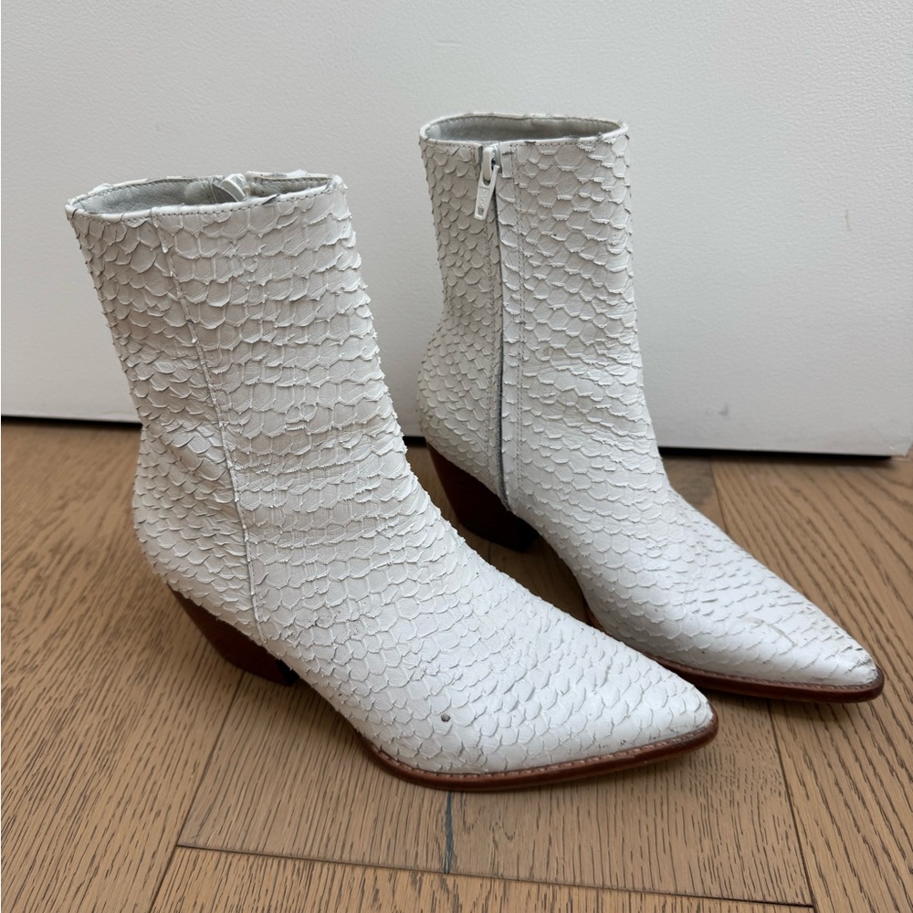 Matisse Caty Textured Leather Ankle Boots